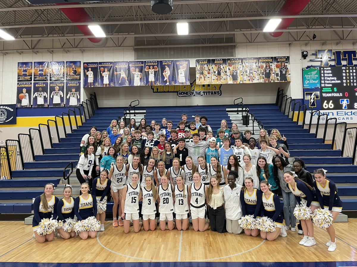 TeaGbb's tweet photo. Ticket punched 🙌🏼🏀💙⚡️💛 https://t.co/9lvNw96ANA