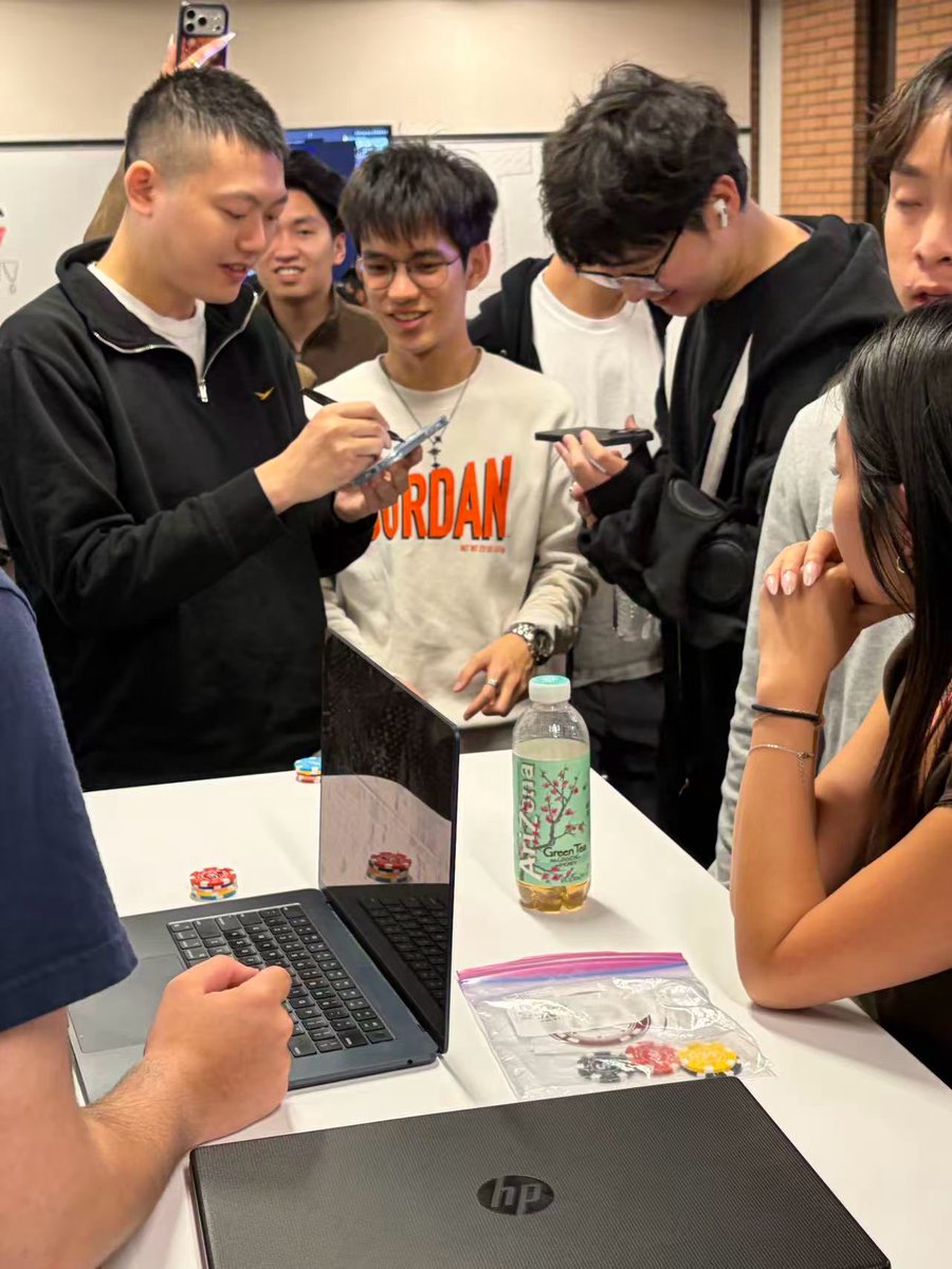 CryptoApprenti1's tweet image. 今天受邀在USC Trojan Poker Club做了场分享🃏

从德州扑克到交易 从概率思维到风险管理 本质上玩的都是同一个游戏

满座的年轻人 眼里有光。祝前程似锦
$BTC #poker #USC #交易思维