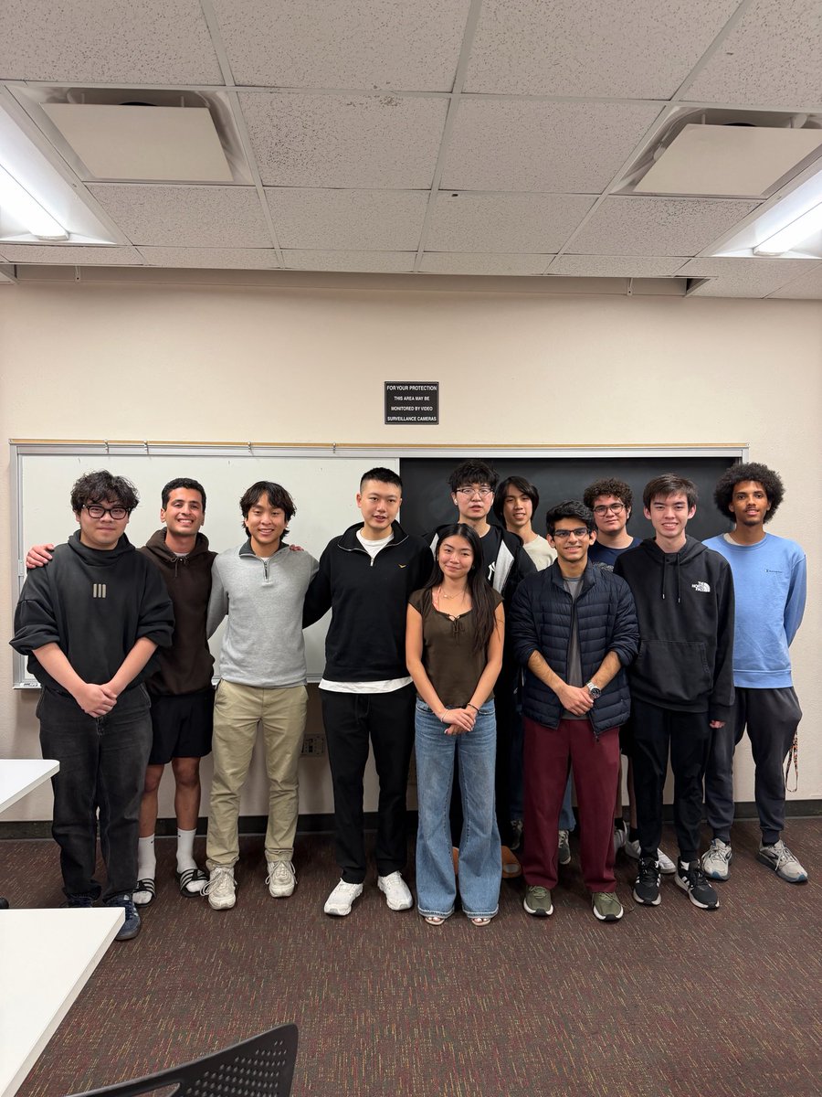 CryptoApprenti1's tweet image. 今天受邀在USC Trojan Poker Club做了场分享🃏

从德州扑克到交易 从概率思维到风险管理 本质上玩的都是同一个游戏

满座的年轻人 眼里有光。祝前程似锦
$BTC #poker #USC #交易思维