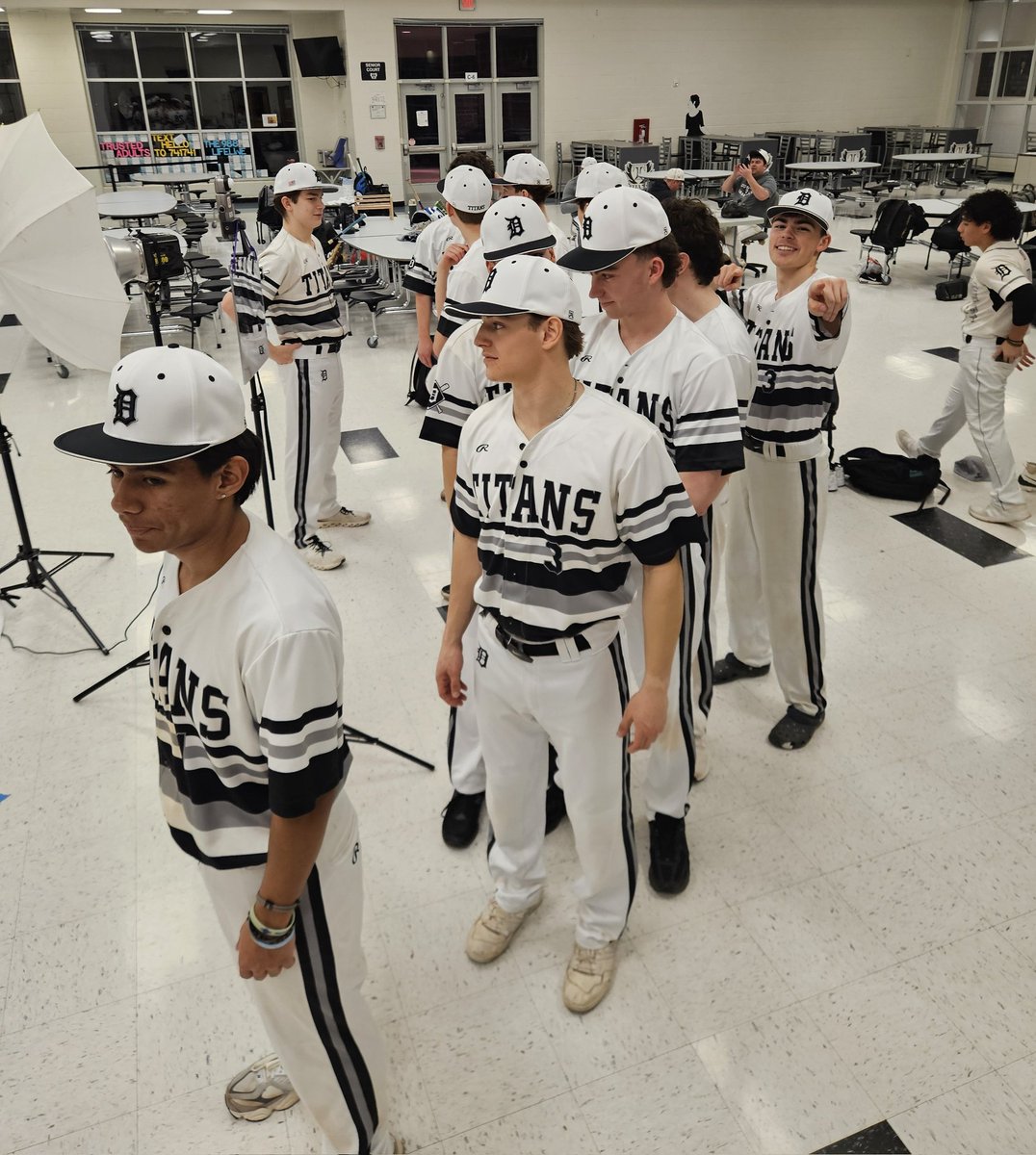 DHS Titan Baseball tweet media
