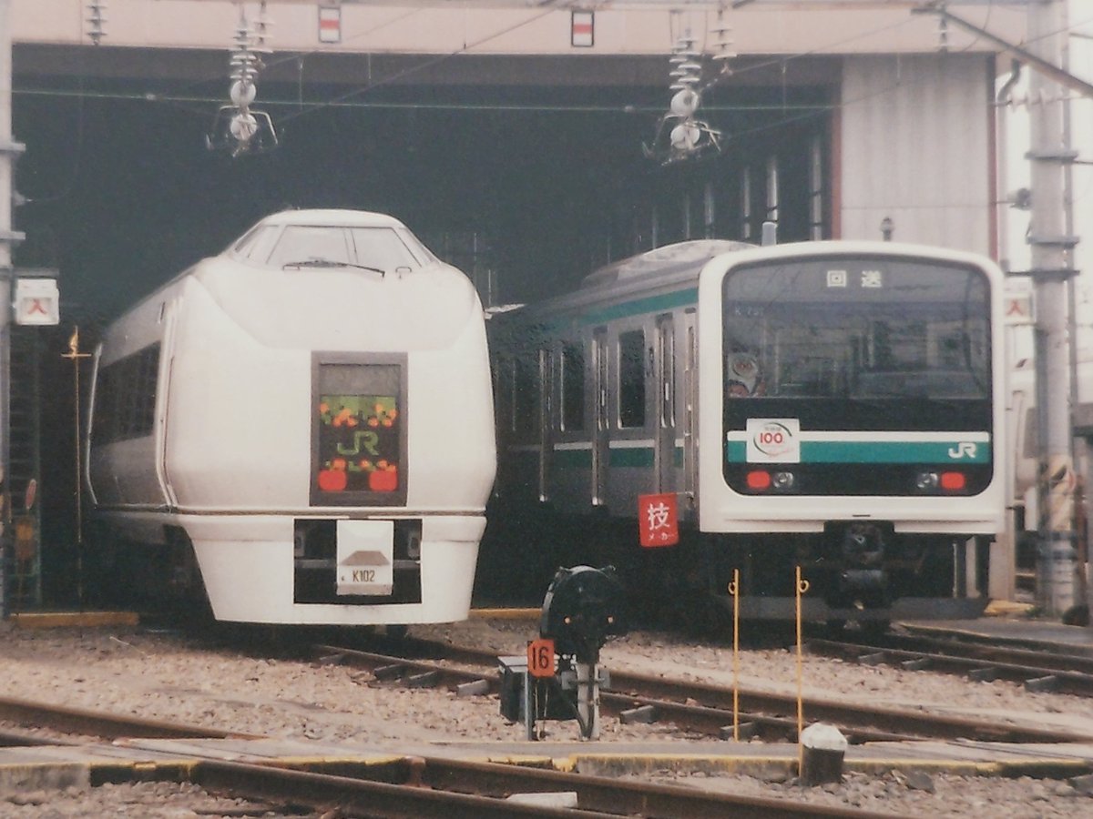 651系カラーの657系の前面にLED表示のラッピングしてもらい