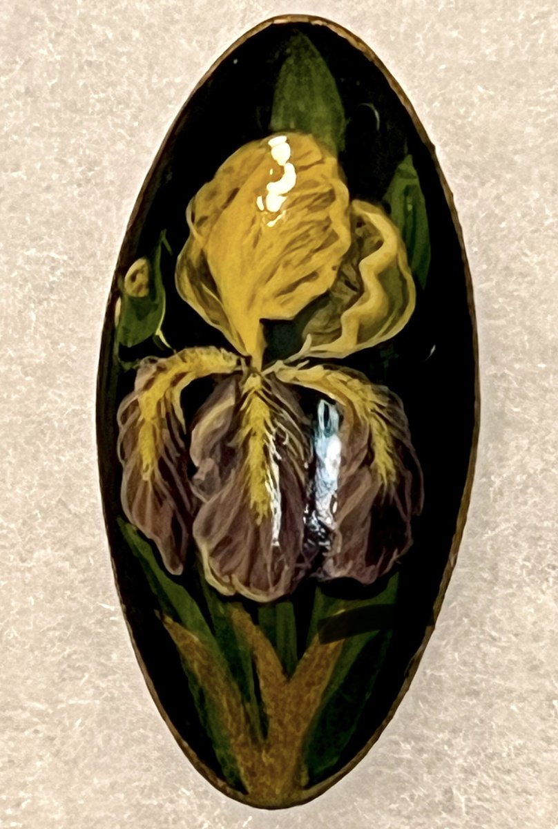 TeriE's tweet image. LOVELY  Floral #Iris Russian #LacquerBrooch Pin 2" Flower #HandPainted Signed ebay.us/m/eATiXx

#vintagejewelryforsale #broochesandpins #Unique #flowers #floraljewelry #vintagestyle #vintagebrooch #vintagefashion #lapelpins #russianart #broochaddict #broochoftheday #1990s