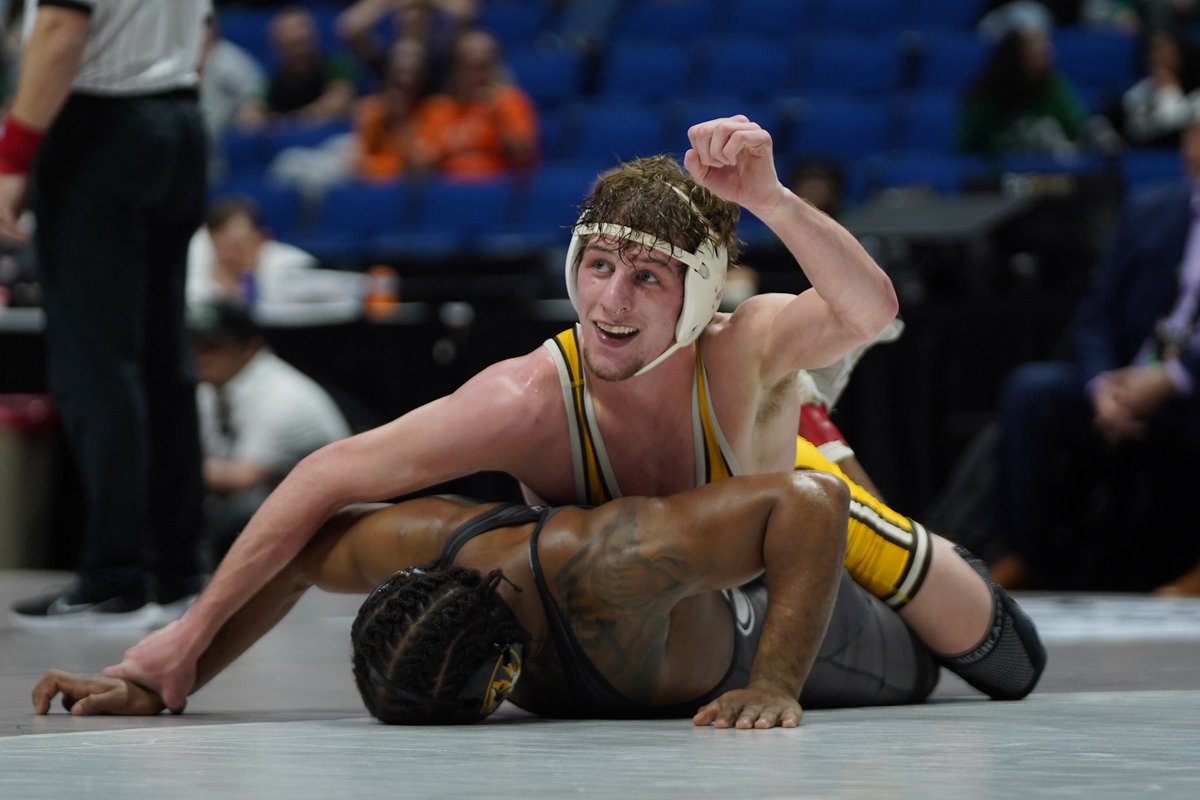 WyoWrestle's tweet photo. 🚨WYOMING WIN🚨

HE AIN’T DONE ⏲️

No. 8 Gabe Willochell upsets 💥 No. 5 Josh Edmond (Missouri) in tiebreaker-1, 5-2❗️

Willochell advances to the consolation semifinals tomorrow morning https://t.co/eKHb50mZUD