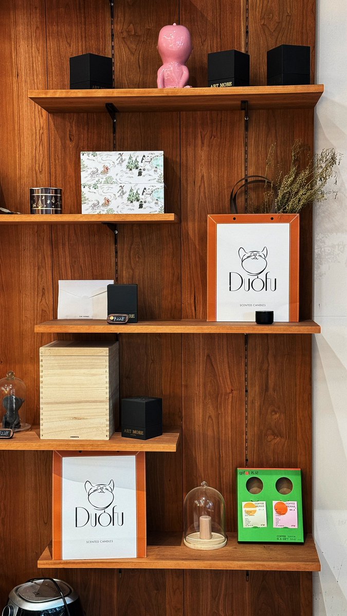 Salvaivats's tweet image. "Sorting old stuff = finding forgotten stories.  Which item sparks your nostalgia Share below! #OldStuffSorting #NostalgiaHunt"