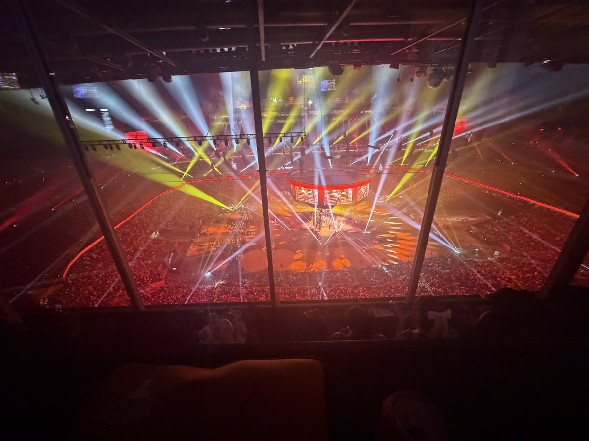 RealHaydenVic's tweet photo. I’ve had the privilege of working a College Football Playoff, all types of football games and concerts here at NRG Stadium’s press box. Lizzo filled the stadium and the box. A true first class experience by the Communication’s and Special Services committee. 

@RODEOHOUSTON https://t.co/co1ZAhXbje