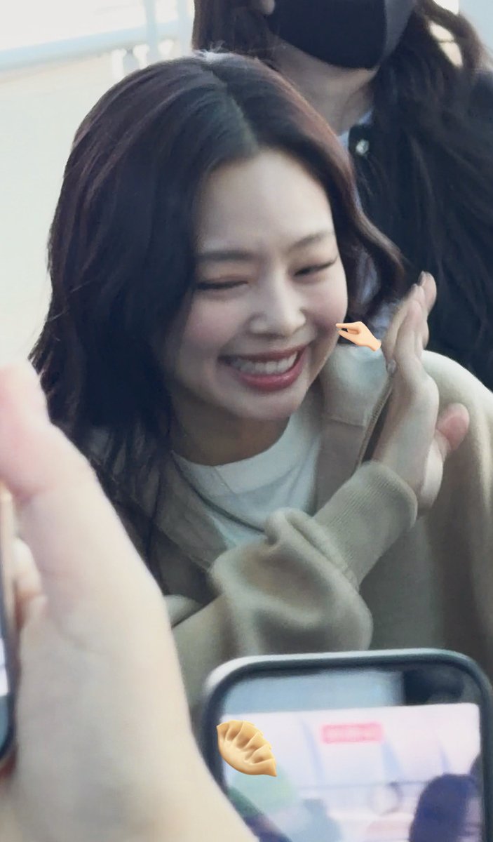 oiilkmoumo's tweet photo. 260307 Jennie Paris
완전 여신이당!!!!🥹 넘 행복해ㅠㅠㅠ🫶🏻🐈
#JENNIE #제니 #김제니 https://t.co/nMUph3B6bd