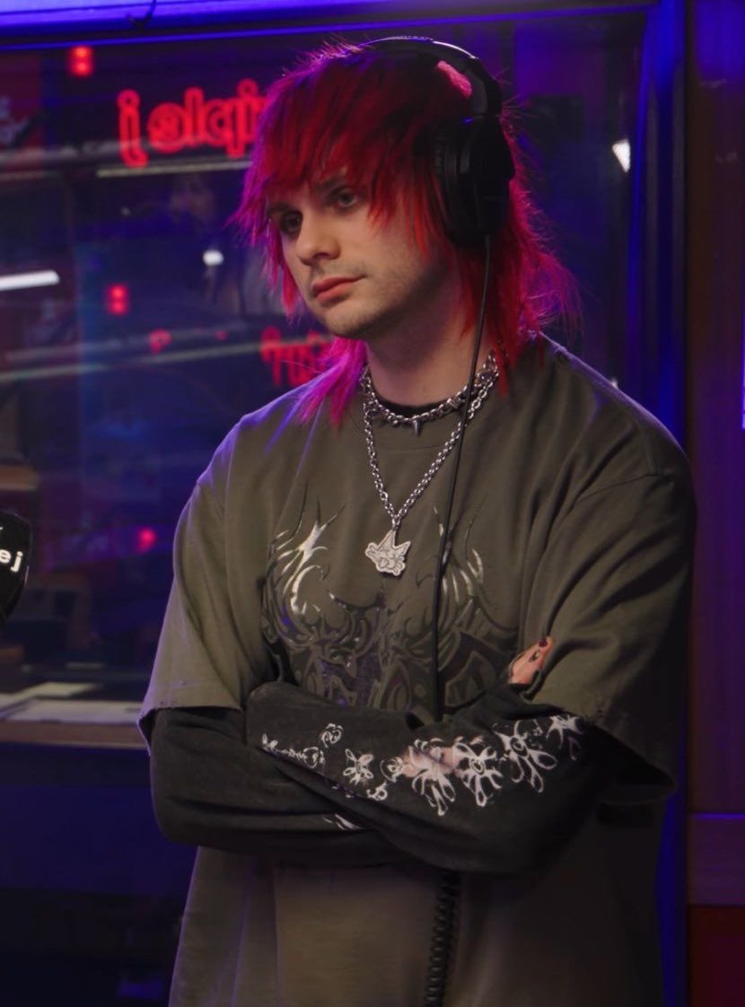 Michael Clifford Crave tweet media