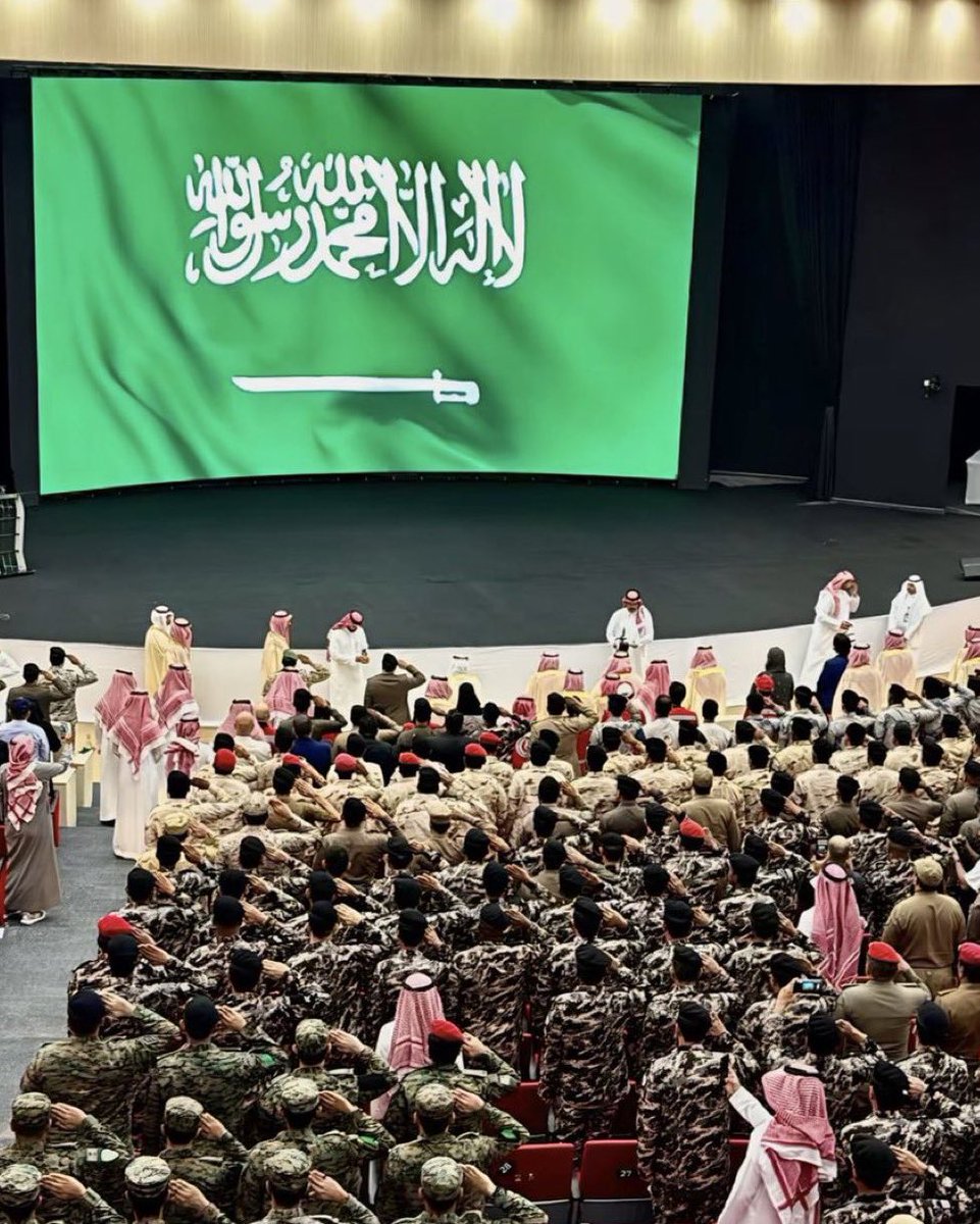 ALAwja_'s tweet photo. "لا سقف يعلو على الوطن" .. 🇸🇦 https://t.co/Cs8UL98TgF