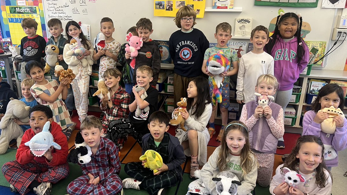 HVEHuskies's tweet photo. Pajamas and books 📚, two of Huskies favorite things happened on this beautiful Friday! 💙🤍 #hvehuskies #lafsdk8 #lovelafayetteschools https://t.co/wCEXhUkCgR