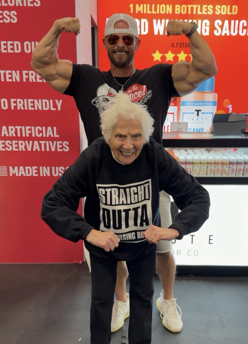 Joey Swoll tweet media