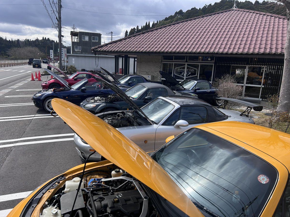 屋根開き　(EnthusiastCafe307の中の人） tweet media