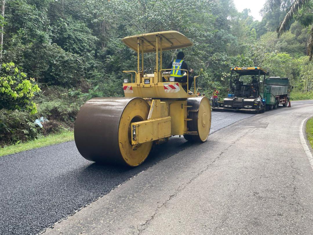 THBM_HQ's tweet photo. 06032026 - di Kulim

FT 169 J. Mahang - Kelang Lama
seksyen 752.00 - 753.00

#BerkalaPavemen
Fasa 1 Kedah 

Team BP #THBMKedah #KulimBandarBaharu laksana kerja ini di sini

- mill + pave : Asphalt+ 

kemajuan : 15.00 % 

📸 suasana kerja

#THBMHQ https://t.co/lfGG5BjWMw