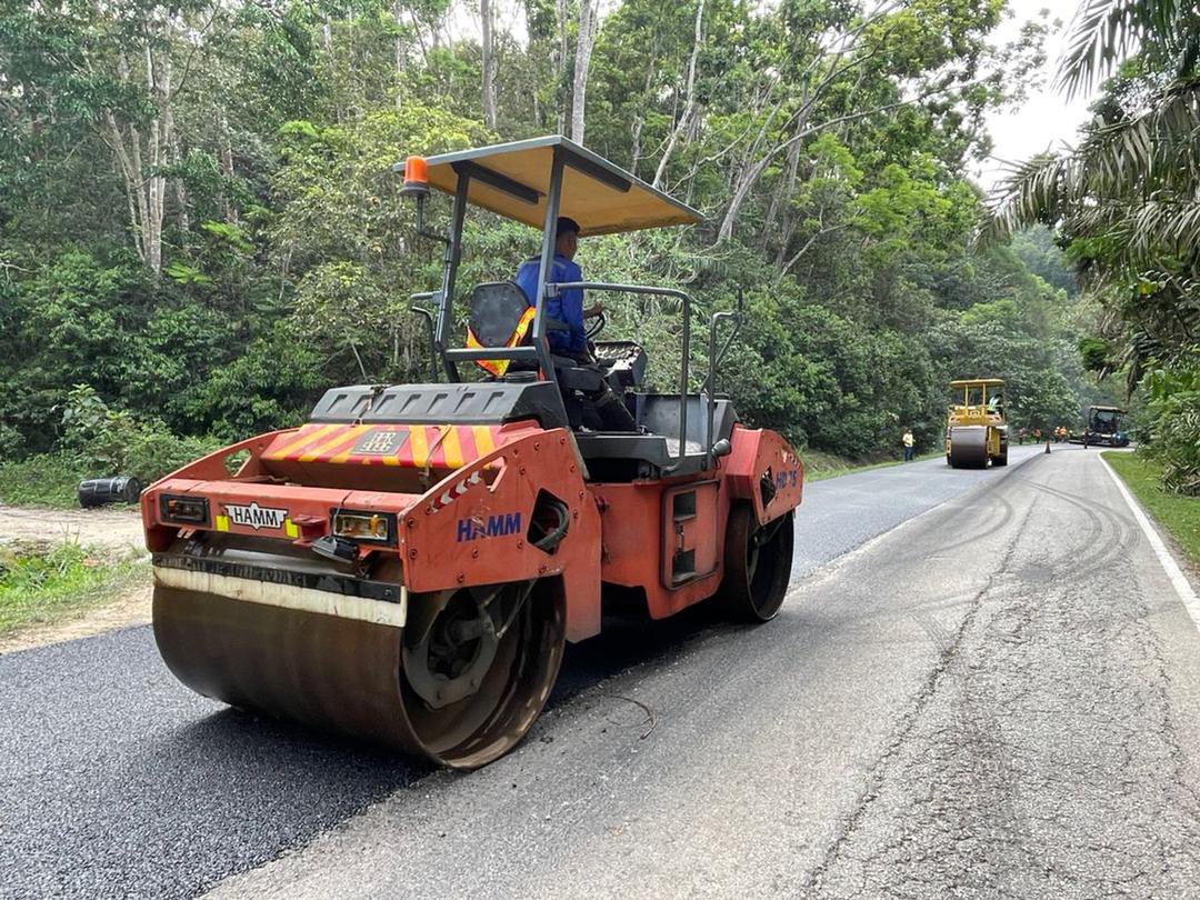 THBM_HQ's tweet photo. 06032026 - di Kulim

FT 169 J. Mahang - Kelang Lama
seksyen 752.00 - 753.00

#BerkalaPavemen
Fasa 1 Kedah 

Team BP #THBMKedah #KulimBandarBaharu laksana kerja ini di sini

- mill + pave : Asphalt+ 

kemajuan : 15.00 % 

📸 suasana kerja

#THBMHQ https://t.co/lfGG5BjWMw