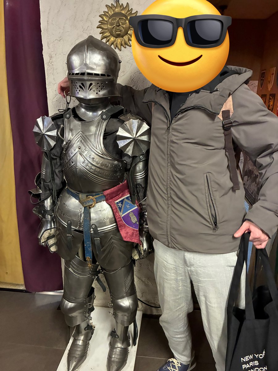 ガチ甲冑 with つばめん
女性用の甲冑で28キロくらいあるらしい。