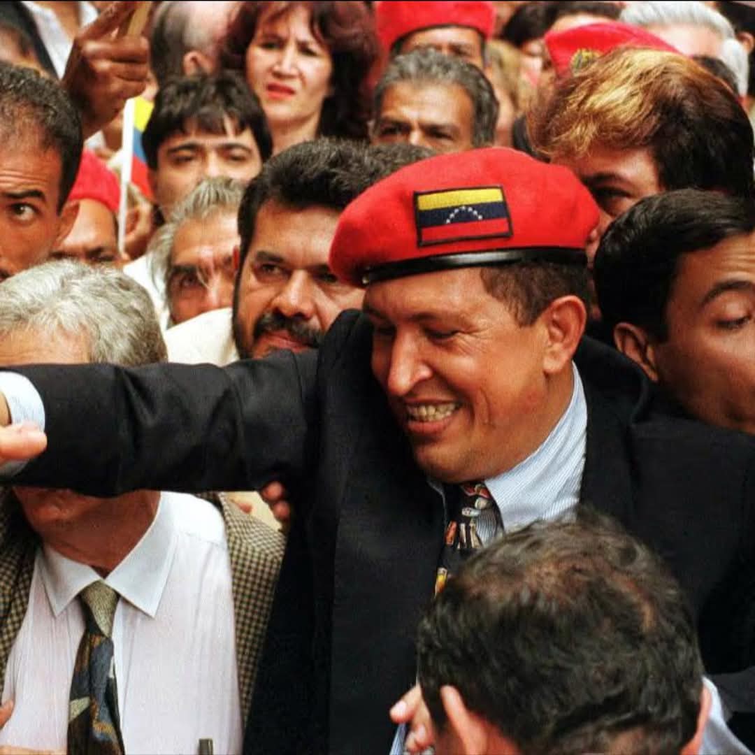 Es triste lo que sucede en Venezuela hoy.  Los pantalones bien  puestos que dejó Chávez,  Delcy Rodríguez se los ha entregado a EEUU planchaditos y todo.  Vergüenza!!  Nunca me engañó la "Presidenta encargada" de entregar Venezuela en bandeja de plata!!