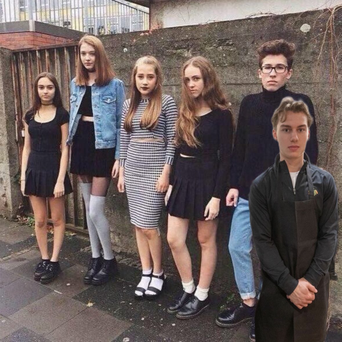 Normal Girl tweet media