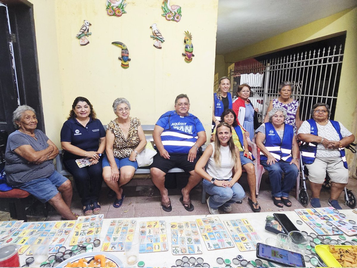 La idea era caminar la colonia Díaz Ordaz… pero la lluvia tenía otros planes 🌧 A veces lo espontáneo resulta ser lo mejor: una noche de lotería y muchas risas con las vecinas y vecinos 😂