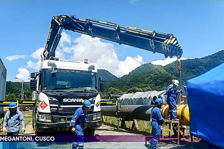 ¿Por qué el Gobierno tiene que usar recursos públicos (la nuestra) para subsidiar a taxistas por lo ocurrido con el gas natural? Ese siniestro es RESPONSABILIDAD es de la empresa privada. Aquí quien tiene que dar la cara es Transportadora del Gas del Perú (TGP) y Calidda. 1/4