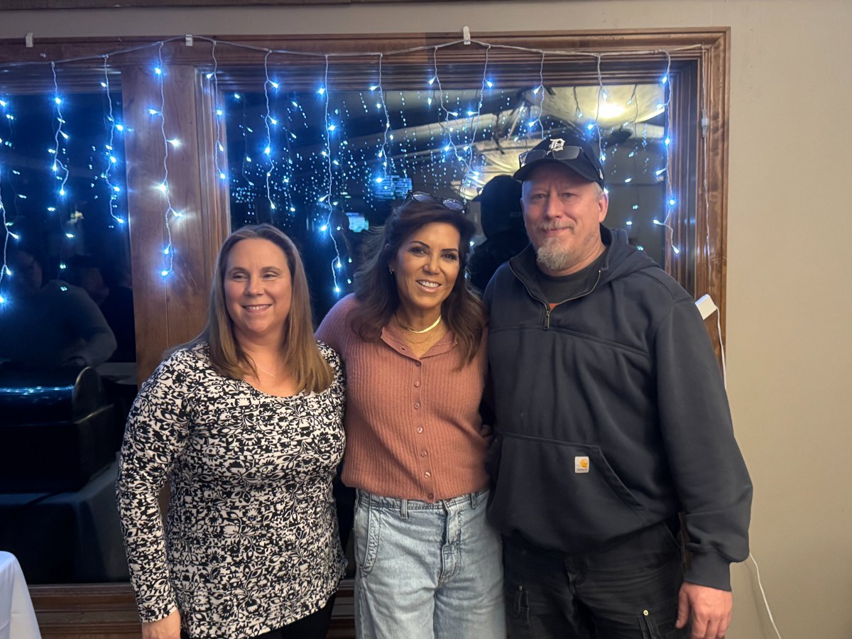 Michele_Tafoya's tweet photo. It was a great time in Chaska this evening with @CarverCountyGOP and @scottcountygop delegates! I’m looking forward to tomorrow’s BPOU conventions and meeting more conservatives. https://t.co/ld6irEXKFt