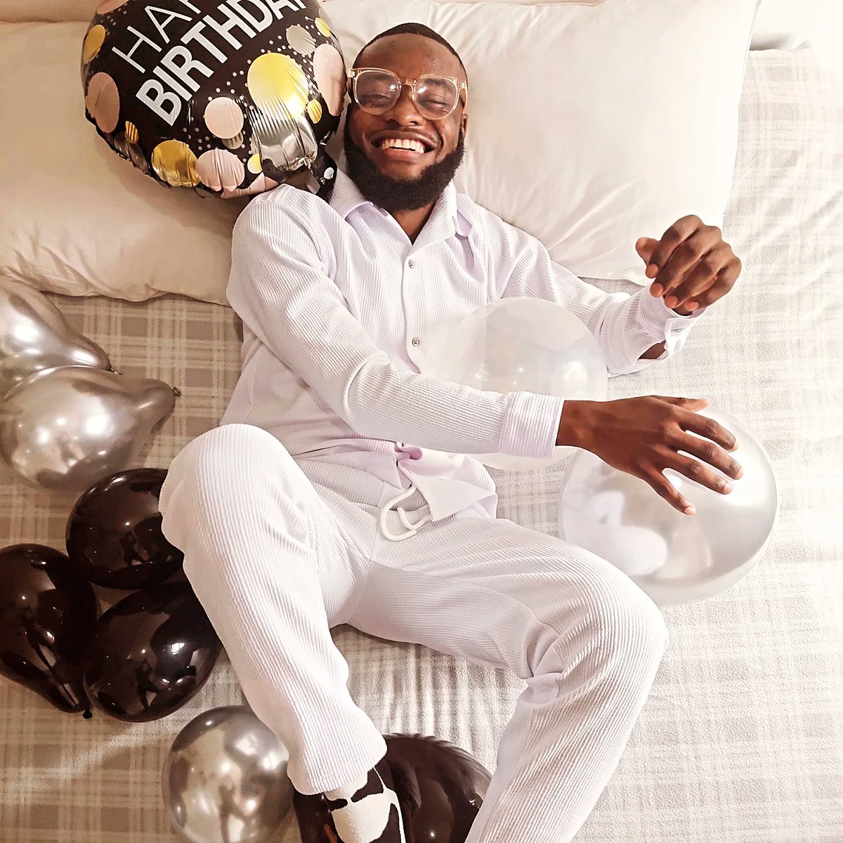 DenKabangu's tweet photo. Happy+1 to myself 
6 hours late 😂 though 

#birthdayking https://t.co/aj3LOEYDbW