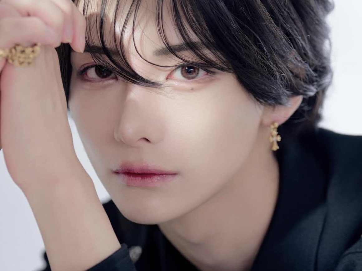 昼職ホス狂い tweet media