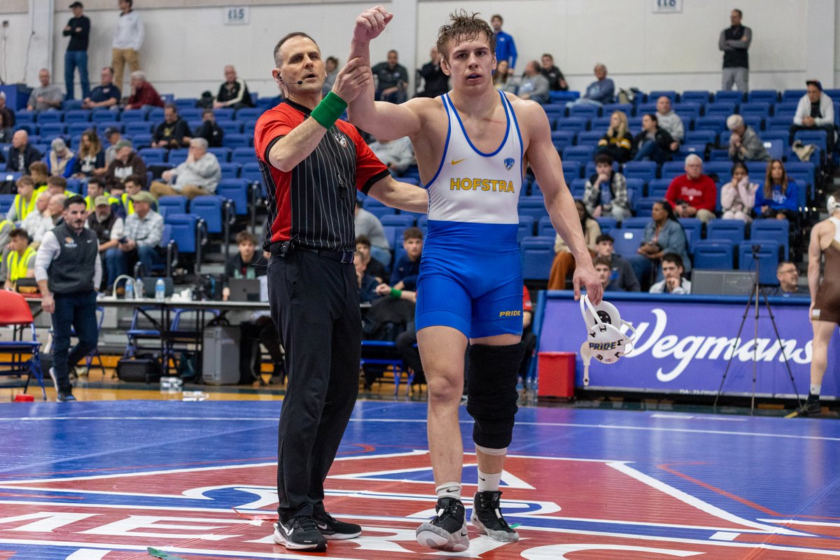Hofstra Wrestling tweet media