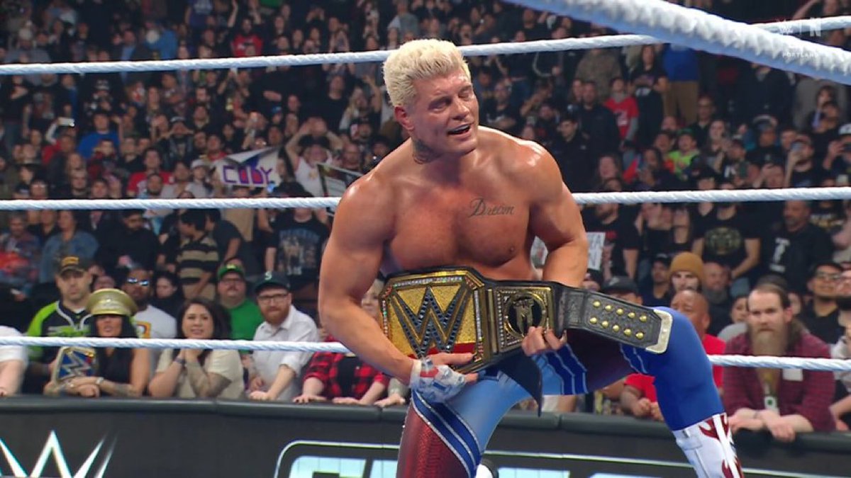 🚨 Cody Rhodes has defeated Drew McIntyre to become the new Undisputed Champion.

#SmackDown http...