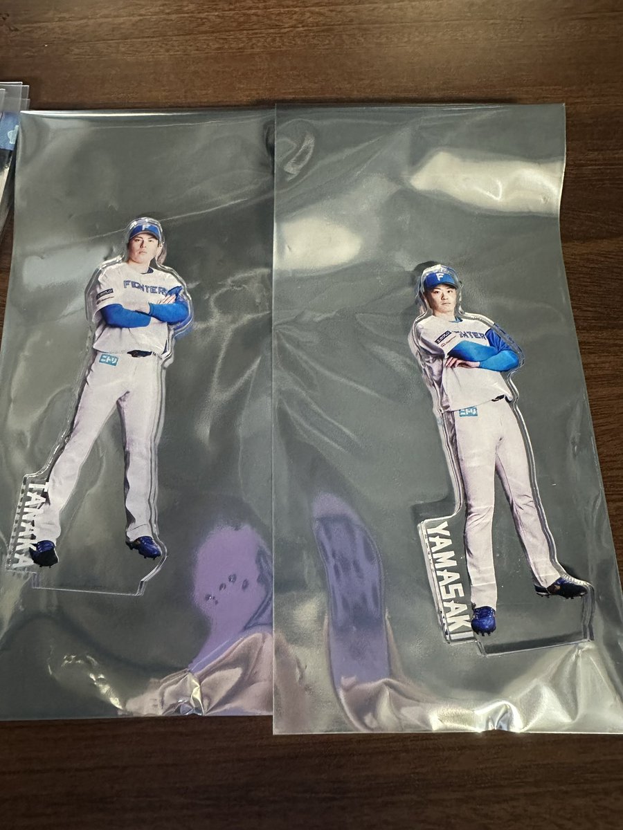 ファイターズ　交換　ガチャ

譲→5野村、12矢澤、18 山崎、26田中、48齋藤、58奈良間
求→25 宮西

それぞれ同種で探しております！18は他も合わせて交換していただけたら嬉しいです☺️
本日エスコンにいます！よろしくお願い致します！