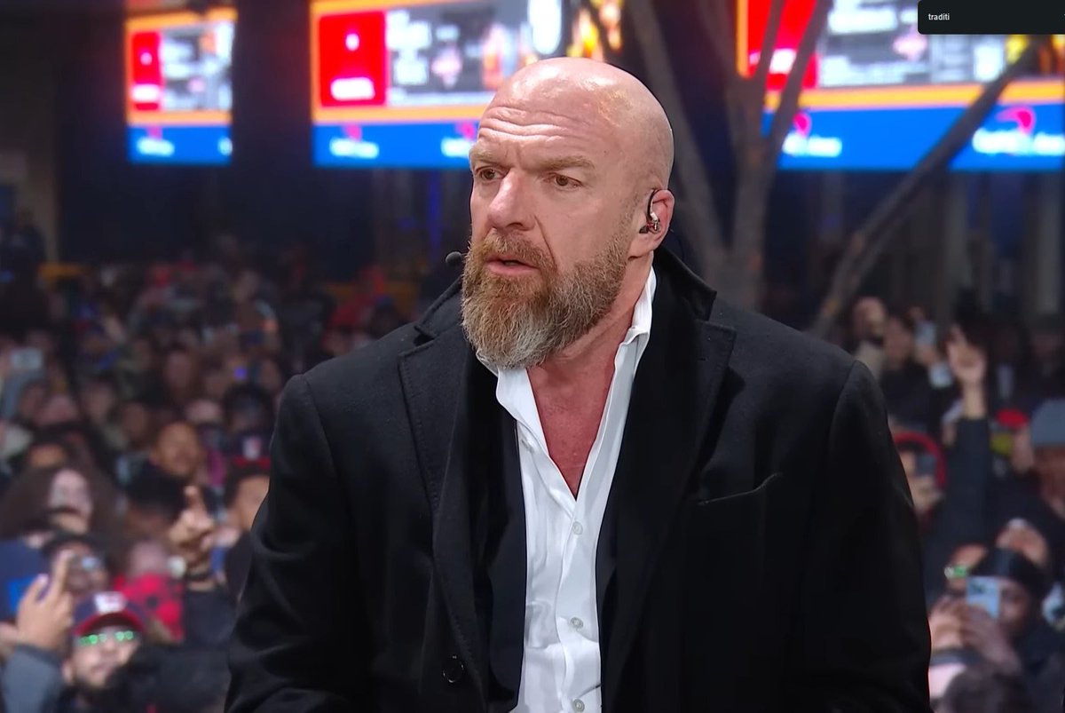 Wtf they did it again fraud baldy #SmackDown