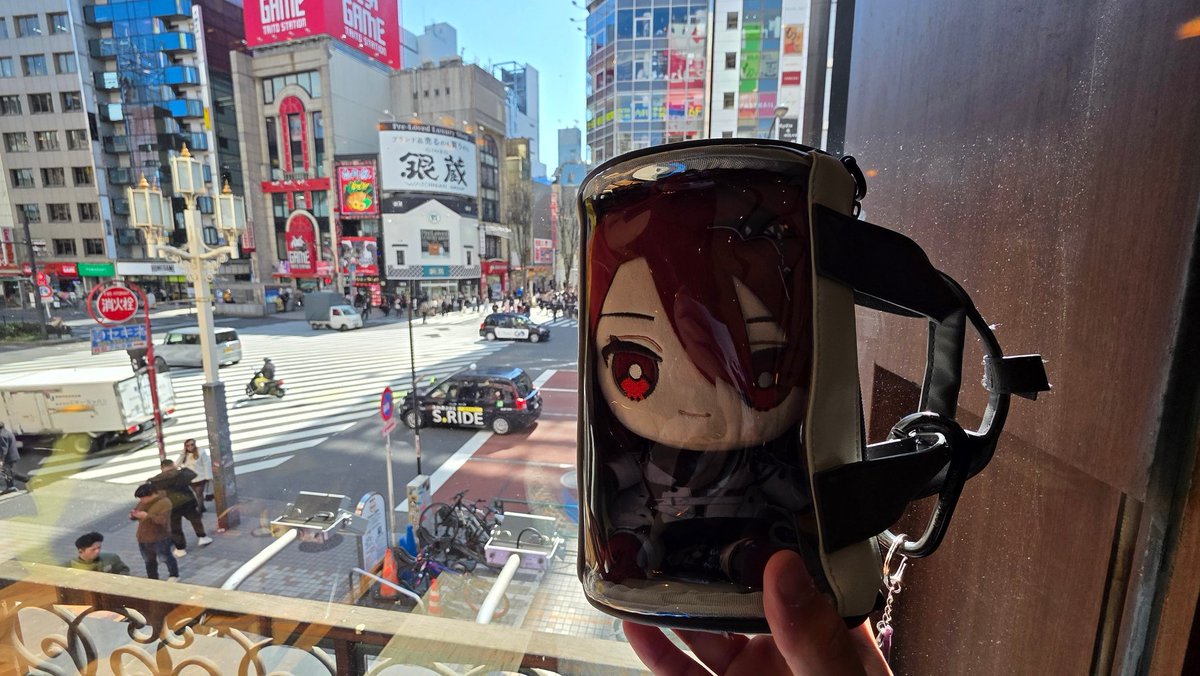 No stage 2 tickets so am out here in shinjuku drinking melon soda