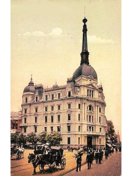 andreas_nigbur's tweet image. #Tartaria 
#1800sReset 
#FreeEnergy 
#Aether 

Mercury in the Domes: The Aether Engine

The domes of cathedrals and Tartaria buildings were not decoration; they were free energy antennas.

Mercury Vortex
Inside the finials (the metal spheres atop the domes), there was red or grey