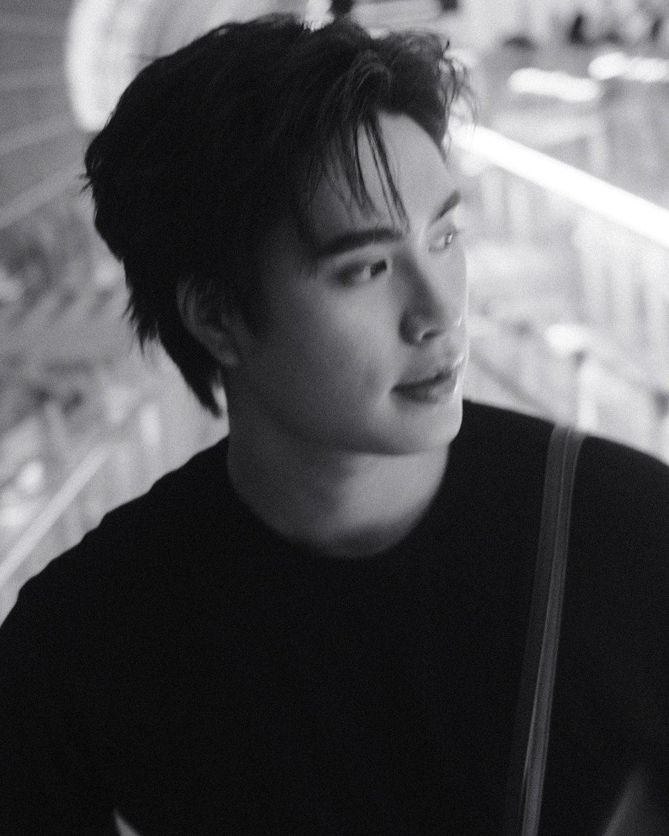 "เจมีไนน์ นรวิชญ์" CHANEL Ambassador ออกเดินทางเพื่อเข้าร่วมงาน CHANEL Fall-Winter 2026 ณ Grand Palais กรุงปารีส ประเทศฝรั่งเศส ในวันที่ 9 มีนาคมนี้ ตอน 1 ทุ่มตามเวลาท้องถิ่น แฟนๆ รอติดตามกันด้วยนะคะ

<a href="/CHANEL/">CHANEL</a> 
#CHANELFallWinter #CHANELShow
#Gemini_nt <a href="/gemini_ti/">gemini_nt</a> 
#GMMTV