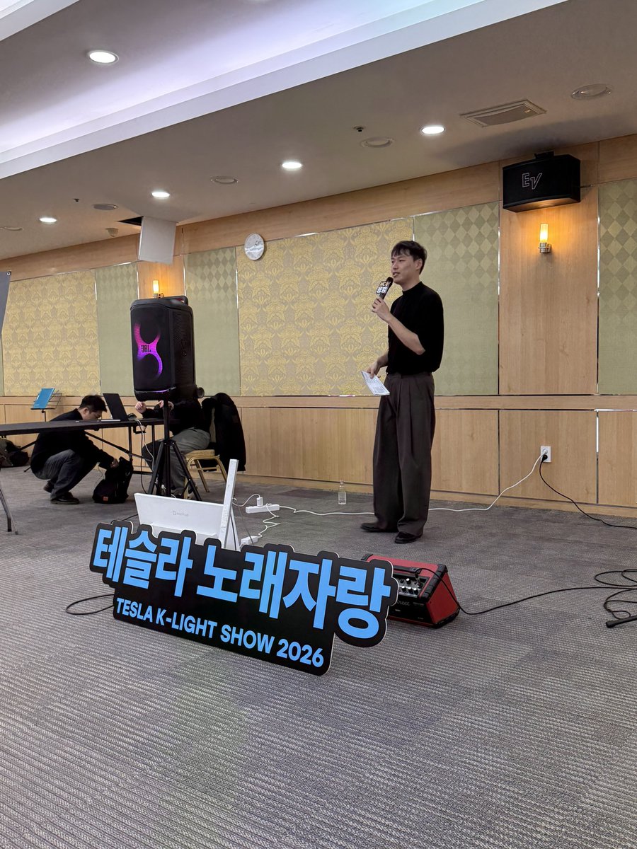 티티코코 tweet media