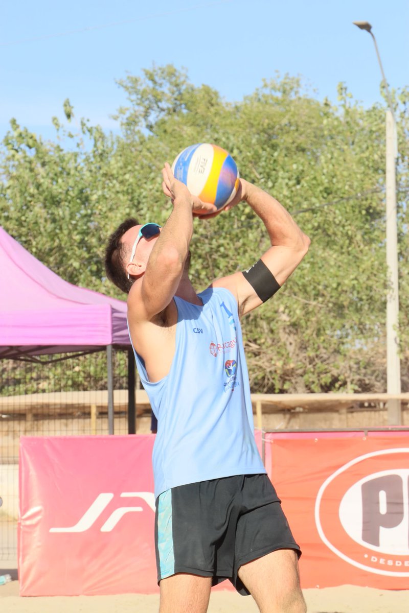 Voley_FeVA's tweet photo. #CSVP 🏐 🏖️ Fin del primer día en Rancagua

🇦🇷 Michel Tosi/Churin a 4tos de final
2-1 Allcca/Paz 🇵🇪

🇦🇷 Abdala/Ghigliazza a Ronda de 12
1-2 Michelle/Corrales 🇵🇾

🇦🇷 Amieva/Bueno a Ronda de 12
1-2 Gabriel/Johann 🇧🇷

🇦🇷 Lombardo/Osatinsky a Ronda de 12
2-0 Leon/Mateo Holguin 🇪🇨 https://t.co/A86gX49YyN