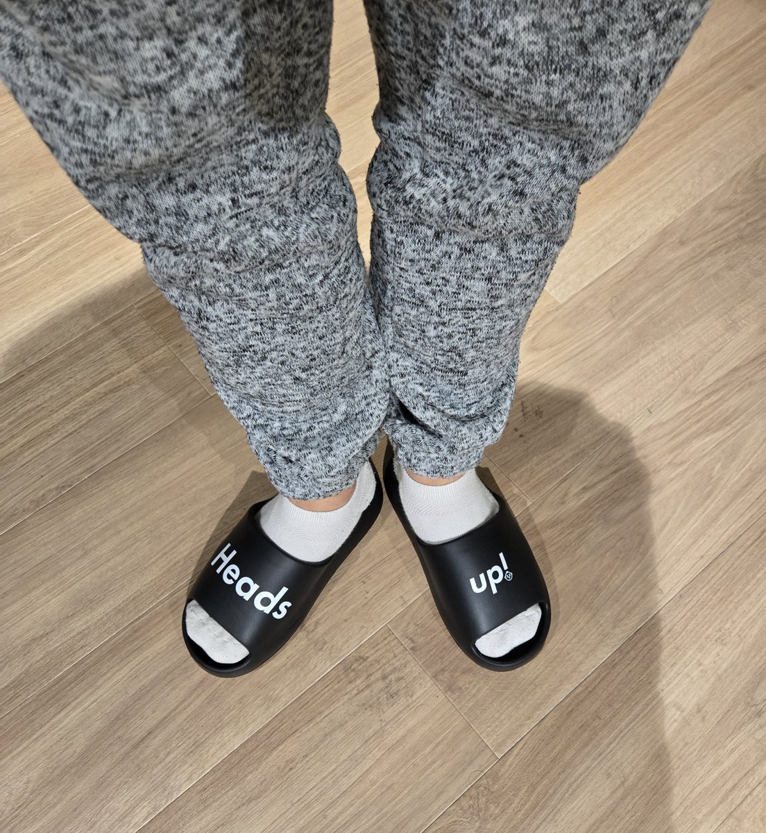 danchonogod's tweet photo. サンダルかわいい！
私が36cmの甲高なので40-41だとちょいきつかも！普通のサンダルより厚みがあるので女性でも下のサイズにすれば全然余裕かも！ https://t.co/VTOsw0JESj