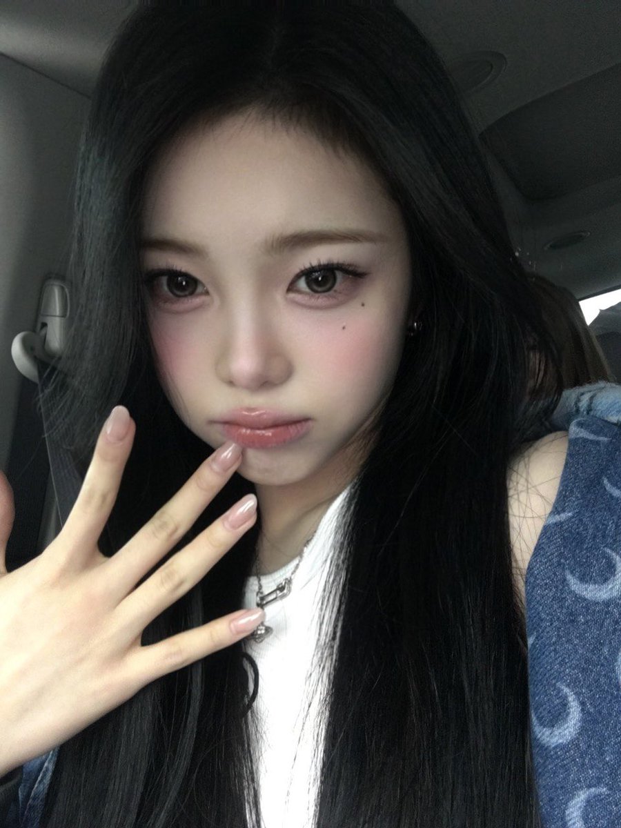 ianpicts's tweet photo. weverse update #ian ♥︎ https://t.co/DDrRjcmJ7N