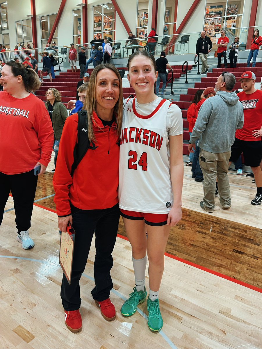 Kate Deck tweet media