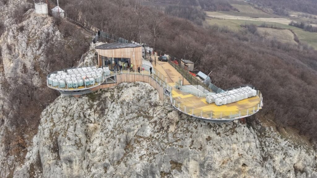 ZborJerkovic's tweet photo. Sa Ovčara i Kablara, bagra hara...
Čikaju te na X-u da te ovde ne vole, daj neki miting podrške, ipak si ti svuda broj jedan.
#retardi
Foto: @djajiczoran https://t.co/ZrKLmW8cl4