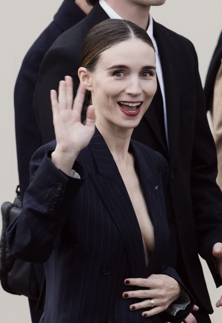 rooneydaily's tweet image. Rooney Mara at #Givenchy Fall 2026 during Paris Fashion Week
