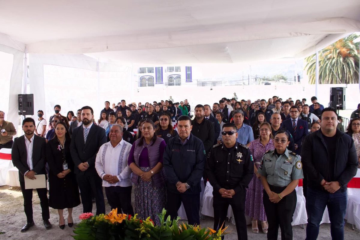 GeoPacheqo's tweet photo. #Hoy realizamos el Foro sobre Extorsión, un espacio de diálogo entre autoridades de los tres órdenes de gobierno para fortalecer la prevención y la cultura de la denuncia.

Reconozco el respaldo de nuestro gobernador @armentapuebla_ , de nuestro presidente Severiano de la Rosa https://t.co/Q49xkgOvxC