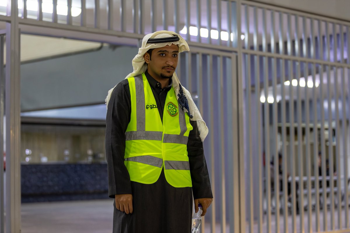 #صور | جانب من جهود قسم المسؤولية الاجتماعية ومتطوعينا في تنظيم مباراة اليوم 💚🙏
-
#نادي_الغوطة #فارس_اجا