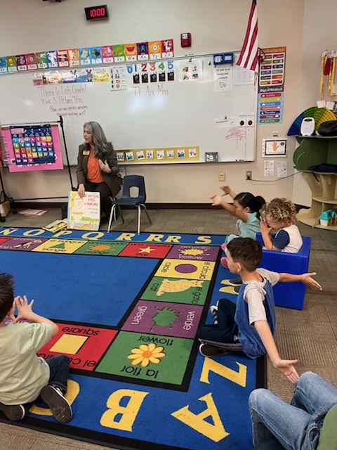 CSDESCoyotes's tweet photo. Thank you to our guest reader, Michelle, for reading to Mrs. Jago’s preschool class! Our students loved listening to the story and sharing in the joy of reading together. We appreciate you spending time with our littlest learners! ❤️📖 https://t.co/5DJpb27AnV