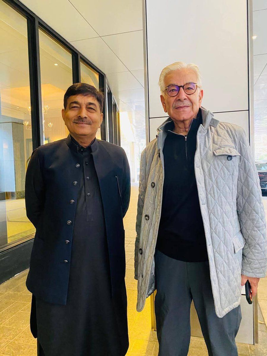 SAQIBALIGoraya5's tweet photo. نیویارک امریکہ۔ قائد محترم خواجہ محمد آصف صاحب (وفاقی وزیر دفاع) کی رانا محمد افضل حقیقی ایم پی اے پی پی 49 سے نیو یارک میں خوشگوار ملاقات
@KhawajaMAsif @pmln_org
#TeamRMA #PP49 #everyone #everyoneactive
#newyork #usa https://t.co/2uFfepwqjq