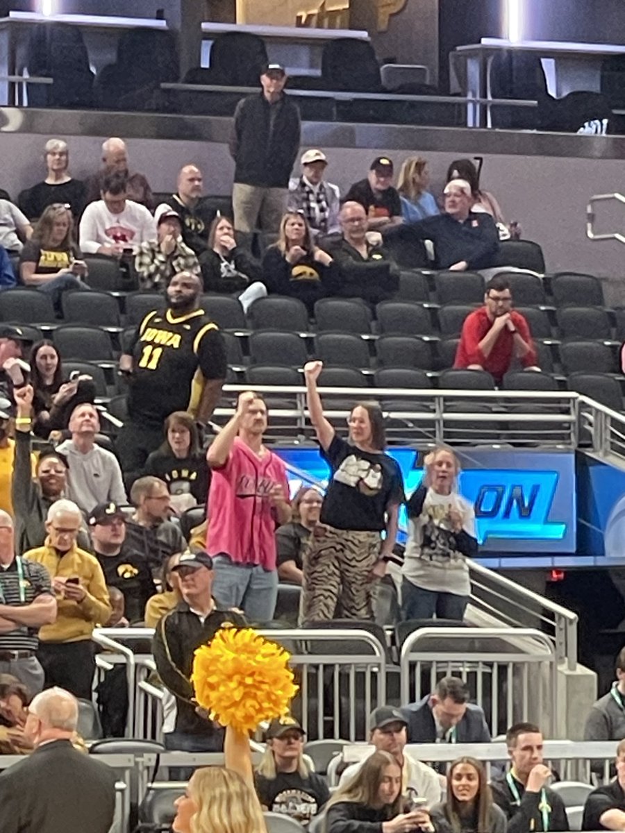 Jackie Reger (@reger6jackie) on Twitter photo 