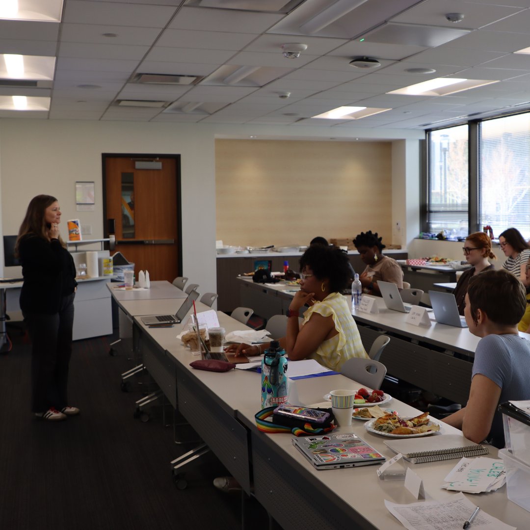 UH_SocialWork's tweet photo. Today was the last workshop for the Nonprofit Leadership Alliance Fund Development Workshop Series! We can't wait to see how our students at @UH_NonprofitLDR will transform their learnings into opportunities for #ChartingOurPathToExcellence. #UHGCSW #UHSocialWork #WCYD https://t.co/01fi7LfqwK