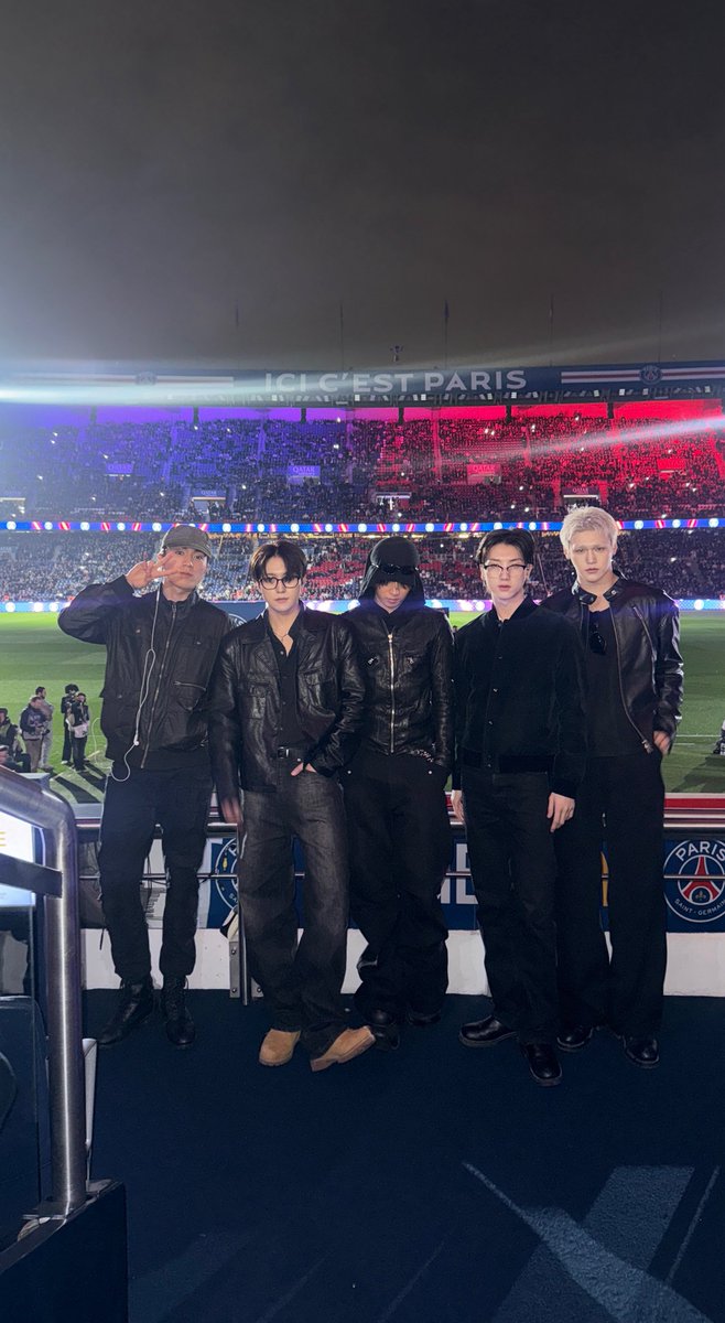 JUSTB_Official's tweet photo. [#JUSTB_BY] 📸 260306
Paris Saint-Germain 

#JUSTB #저스트비 #PSG #ParisSaintGermain https://t.co/CjVPYOYjUM