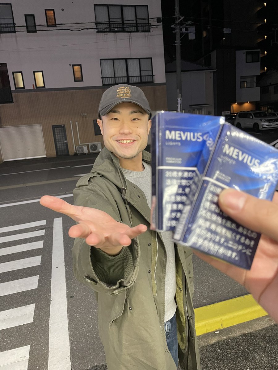 mericonba_ba's tweet photo. 財布、お金は全部持ってかれましたが財布、免許証、マイナンバーカードは戻ってきたー！
良かったーー
ゲン担ぎで焼肉に連れてってくれたデンさん、財布の出所祝いで飯連れてってくれたムサシさんありがとうございます！ https://t.co/2FUh2SQ7uM