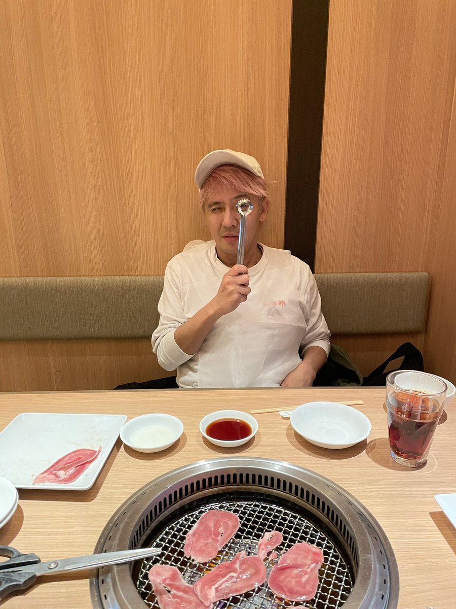 mericonba_ba's tweet photo. 財布、お金は全部持ってかれましたが財布、免許証、マイナンバーカードは戻ってきたー！
良かったーー
ゲン担ぎで焼肉に連れてってくれたデンさん、財布の出所祝いで飯連れてってくれたムサシさんありがとうございます！ https://t.co/2FUh2SQ7uM
