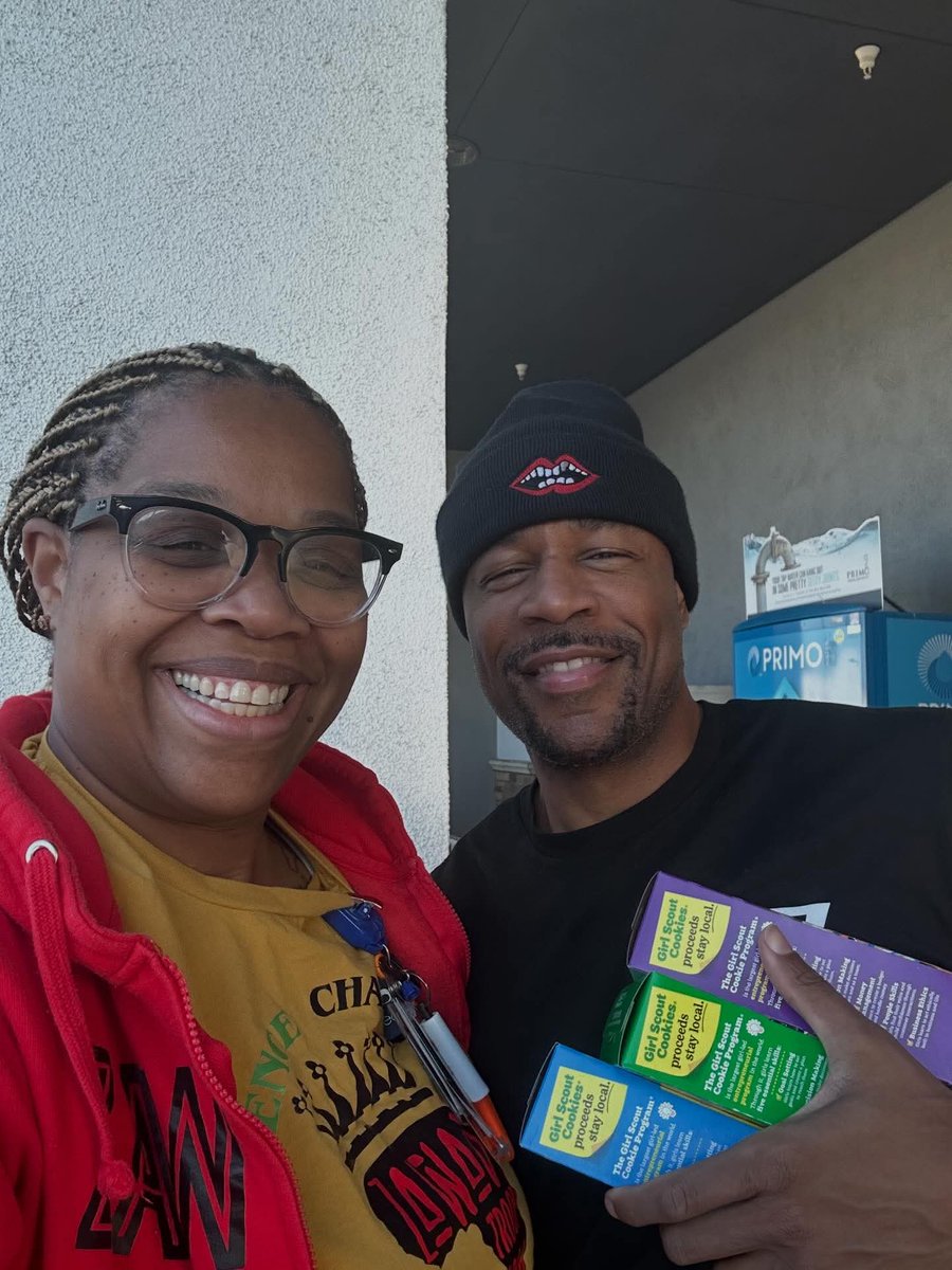 StLouisAmerican's tweet image. 'Choosy voters stand up'

🖋 Delores Shante | The St. Louis American
📸 Courtesy photo

#stlamerican #stlnews #stlouis #STLCulture #ReadersChoice #314Day #NAACPImageAwards 

stlamerican.com/arts-and-enter…