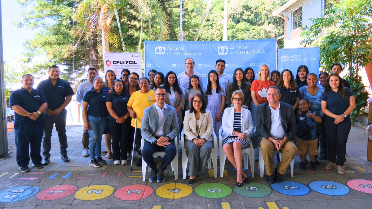 Canada in El Salvador tweet media